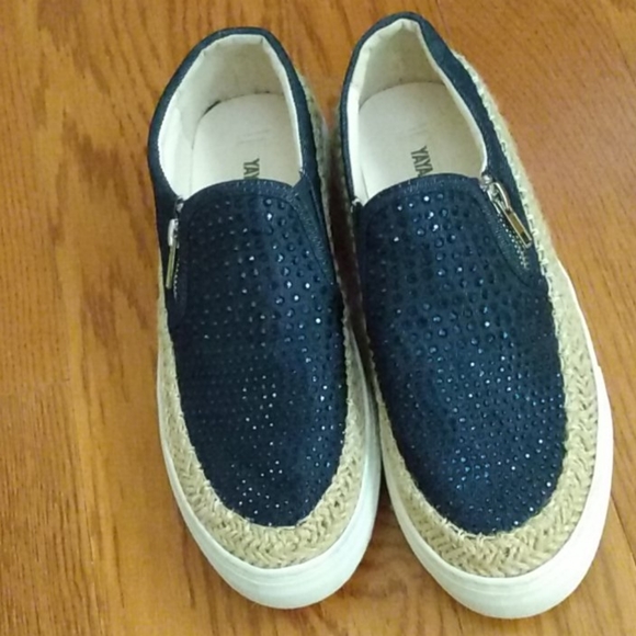 Sneaker - Picture 6 of 6